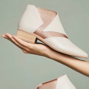 Intentionally Blank Strike Chelsea Boots - size 39